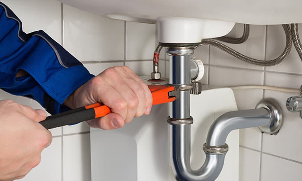 Entretien préventif des drains : comment éviter les urgences